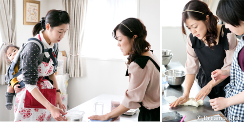 まさに手取り足取り。隣でしっかり教えてもらえるので、コツが身につきます