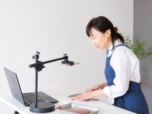 オンラインと対面レッスンの両軸で