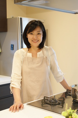 La apertura 小畑恵美子