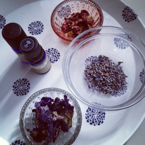 「airアイル　アロマテラピーとハーブの教室 air