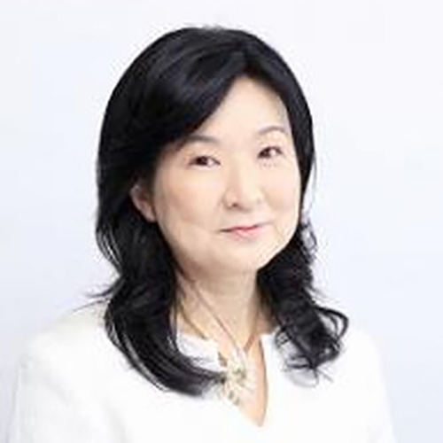 上田靖子