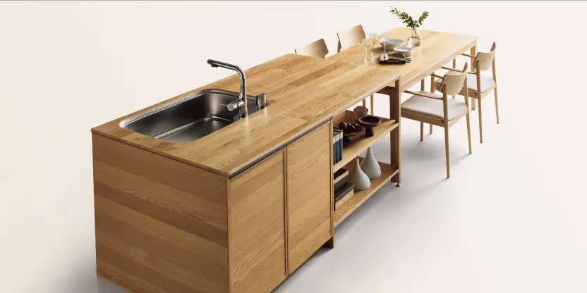 A natural wood kitchen made possible by STEDIAs