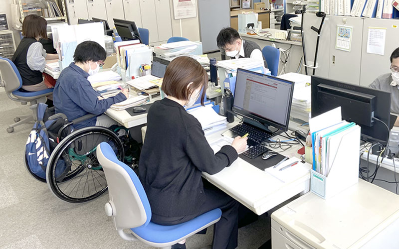 事務作業の様子