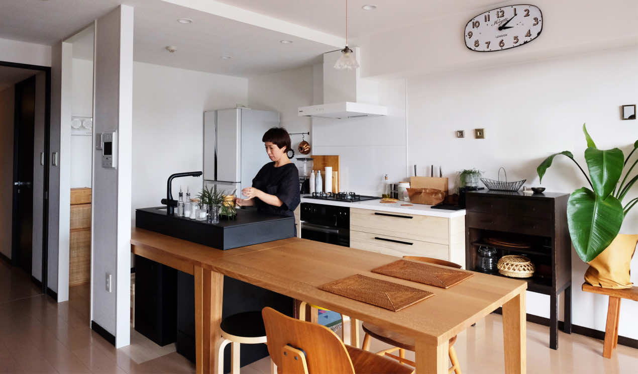 キッチンの壁をなくして、空間を広々と