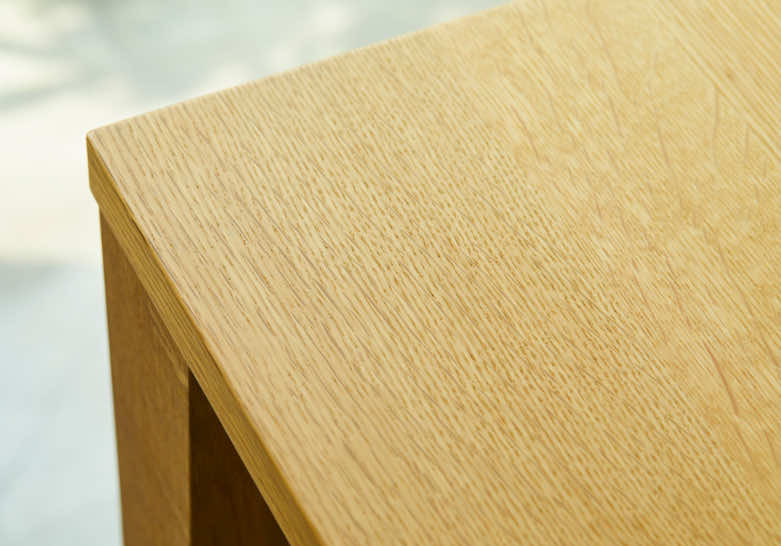 本格家具と同じ天然木(ホワイトオーク)を使用