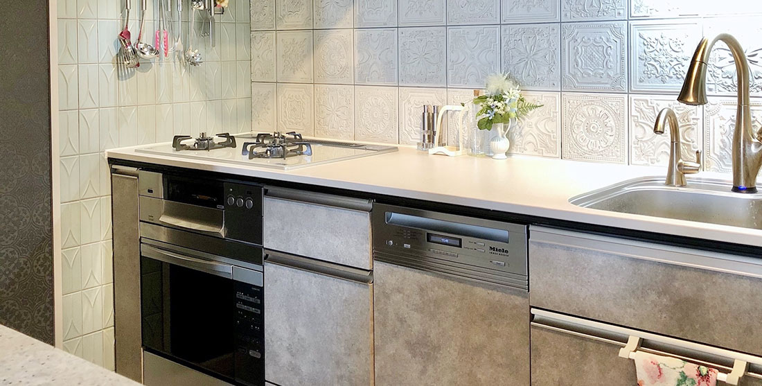 機能的で使いやすい ~ インテリアになじむキッチン【プロのキッチン】