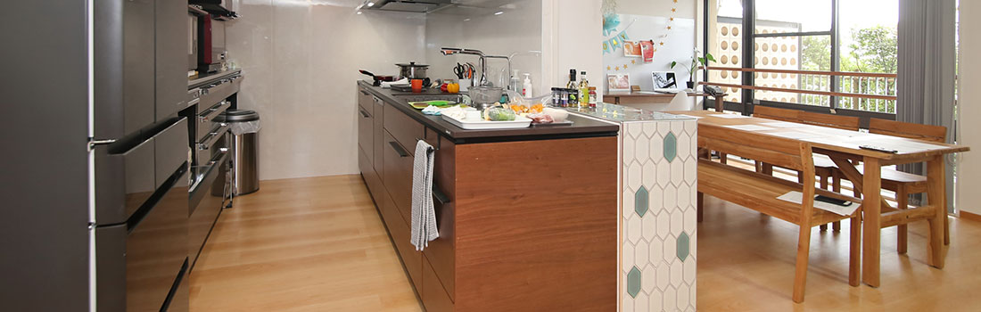 丈夫で使いやすい! 収納力のある機能的キッチン【プロのキッチン】