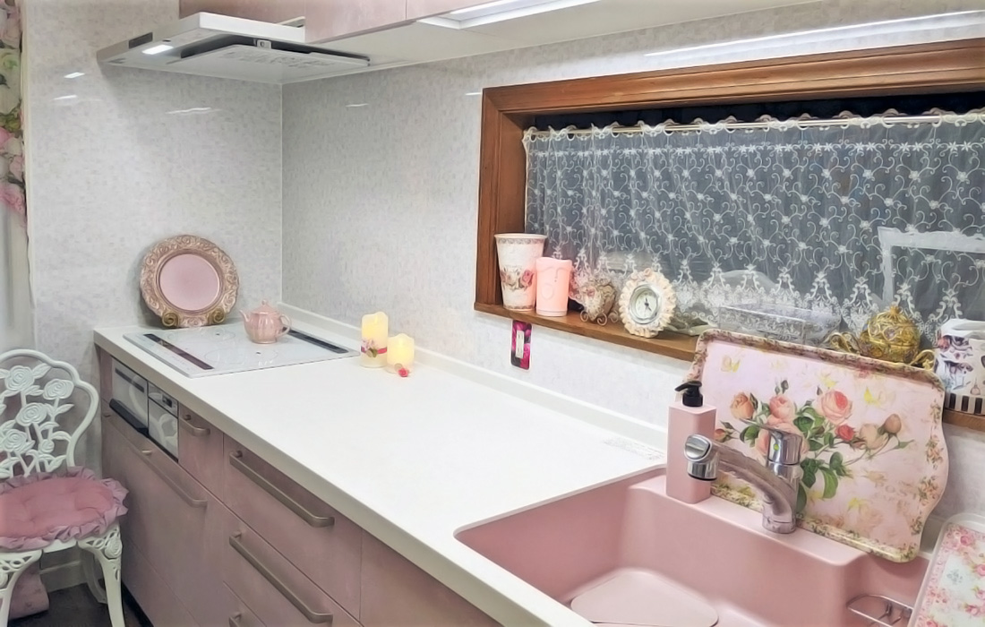 使いやすく心地よい空間に！ 自分の世界観を体現した「気分の上がる」キッチン【プロのキッチン】