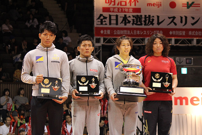 皆川選手と田野倉選手が各スタイルの個人賞を受賞