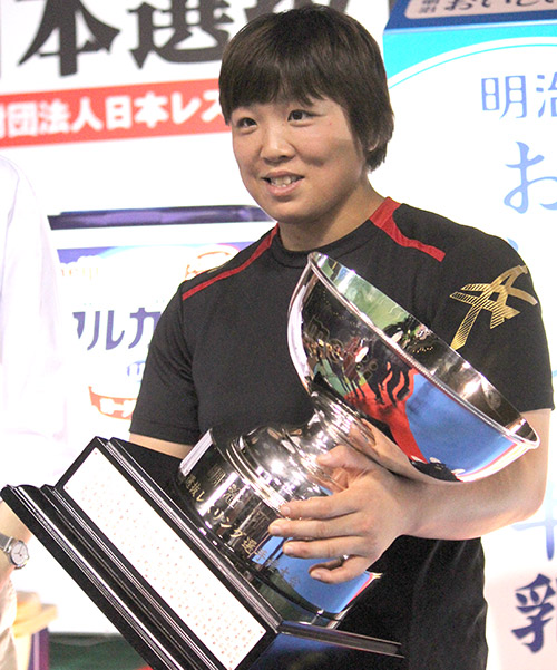 皆川選手が5連覇 最優秀選手賞「明治杯」受賞