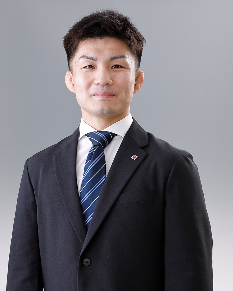 スーツ姿の榊󠄀󠄀󠄀 流斗選手